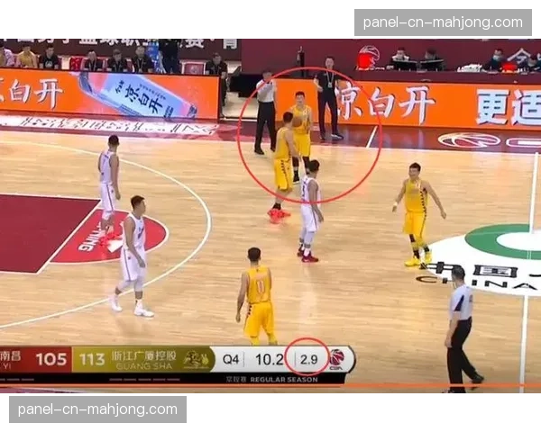 神秘人加时取胜，关键回合成功防守迫使对手24秒违例